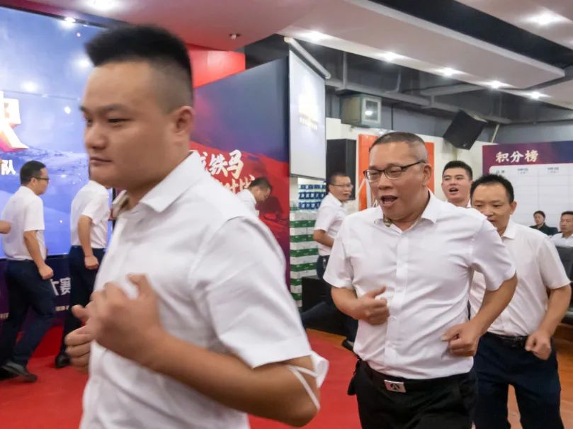 燃！“金戈鐵馬 英雄對戰(zhàn)”強輝營銷PK賽正式開啟(圖15)